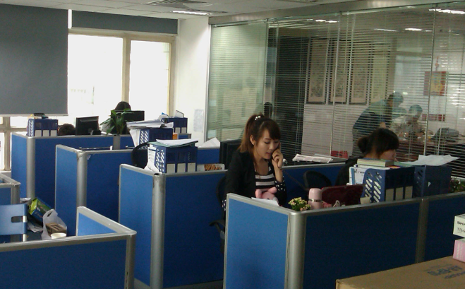萍乡儿童摄影实景影棚风格对比:哈罗宝贝亲子主题场景解析